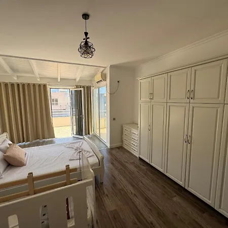 Sea & Mountain View Penthouse Daire Orikum